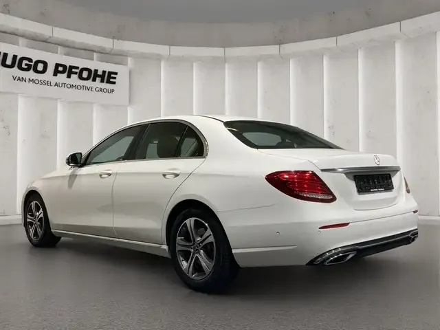 Mercedes-Benz E 200
