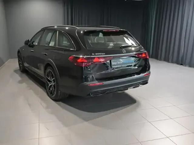 Mercedes-Benz E 300