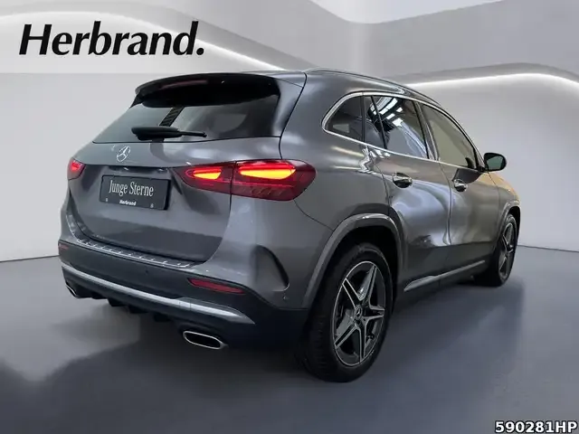 Mercedes-Benz GLA 180