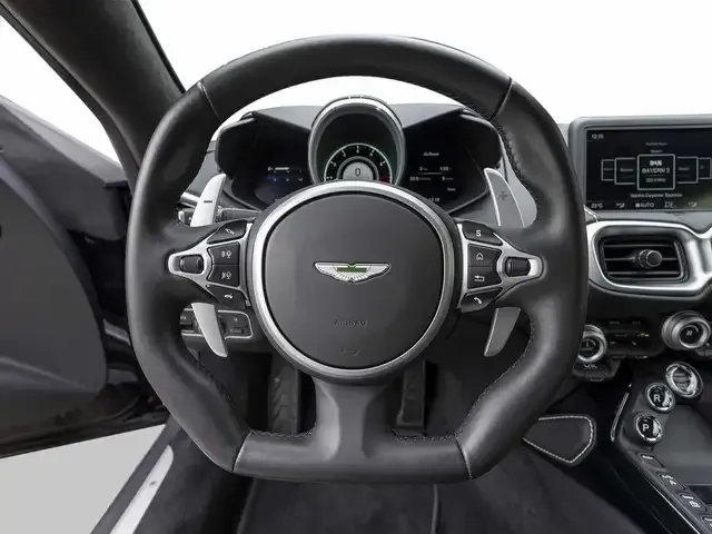 Aston Martin V8