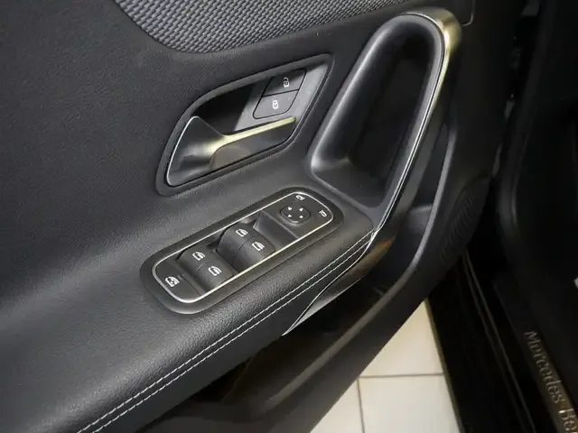 Mercedes-Benz CLA 220