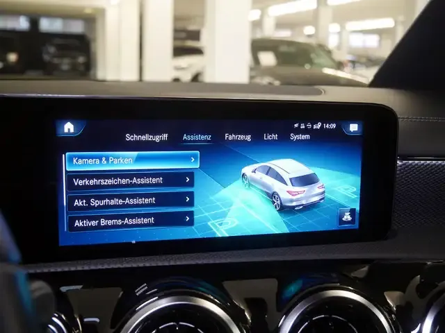 Mercedes-Benz CLA 220