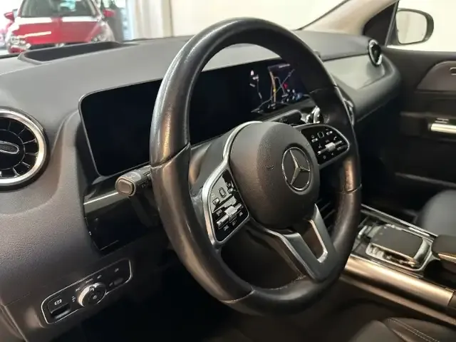 Mercedes-Benz B 220