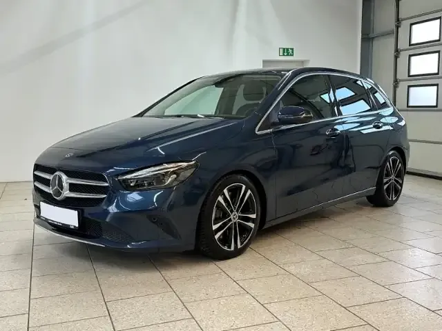Mercedes-Benz B 220