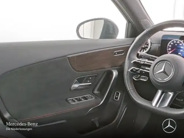 Mercedes-Benz A 220