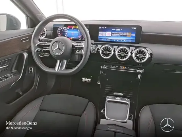 Mercedes-Benz A 220