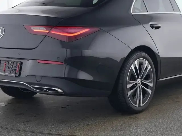 Mercedes-Benz CLA 180