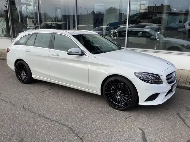 Mercedes-Benz C 220
