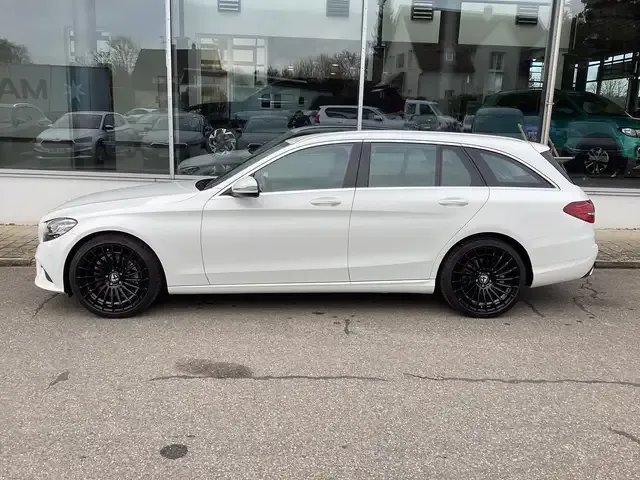 Mercedes-Benz C 220