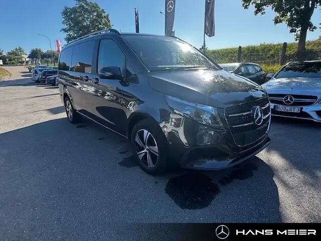 Mercedes-Benz V 220