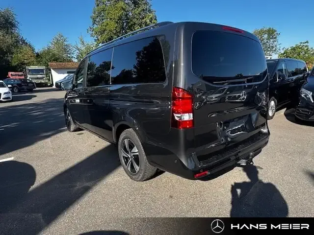 Mercedes-Benz V 220