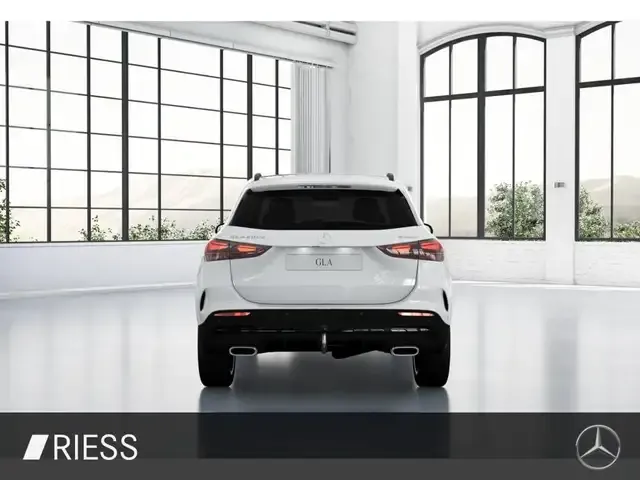 Mercedes-Benz GLA 200