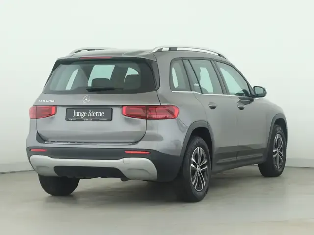 Mercedes-Benz GLB 180
