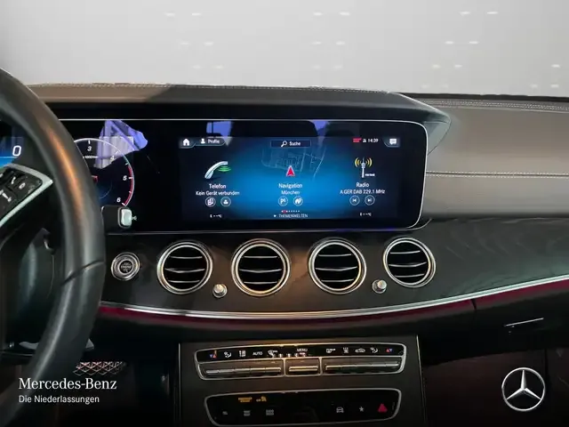 Mercedes-Benz E 220