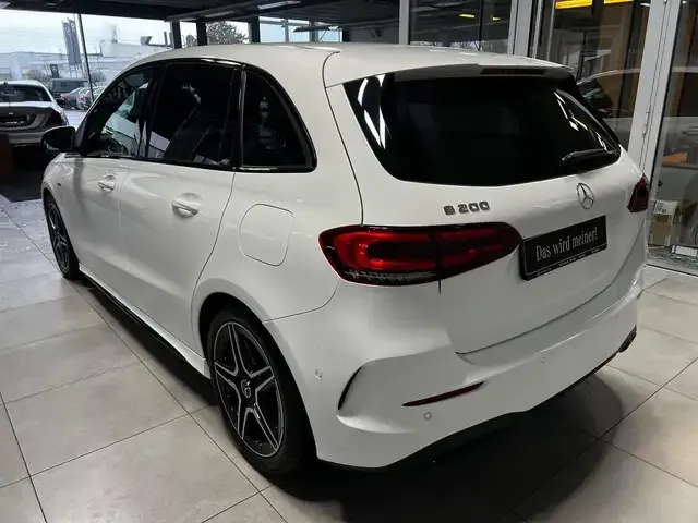 Mercedes-Benz B 200