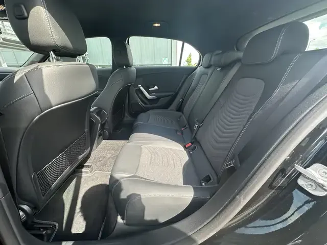Mercedes-Benz A 220