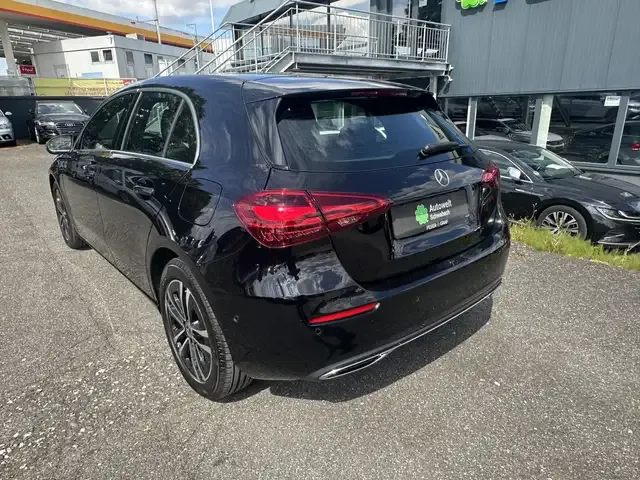Mercedes-Benz A 220