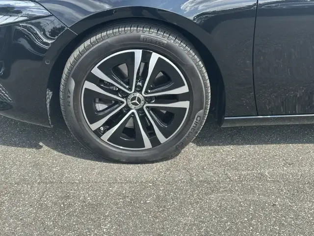 Mercedes-Benz A 220