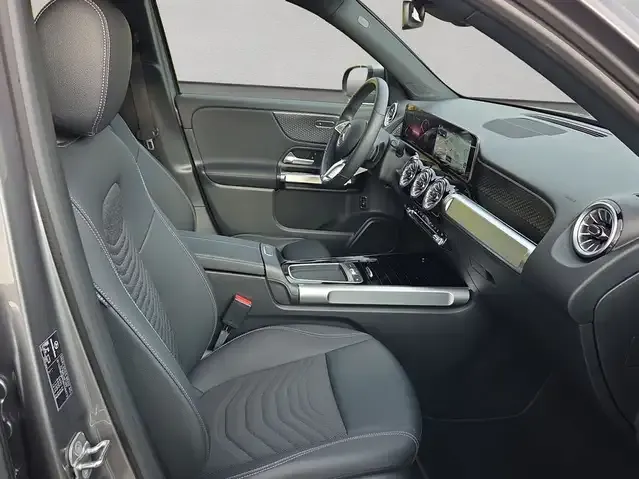 Mercedes-Benz EQB 300