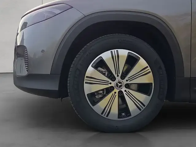 Mercedes-Benz EQB 300