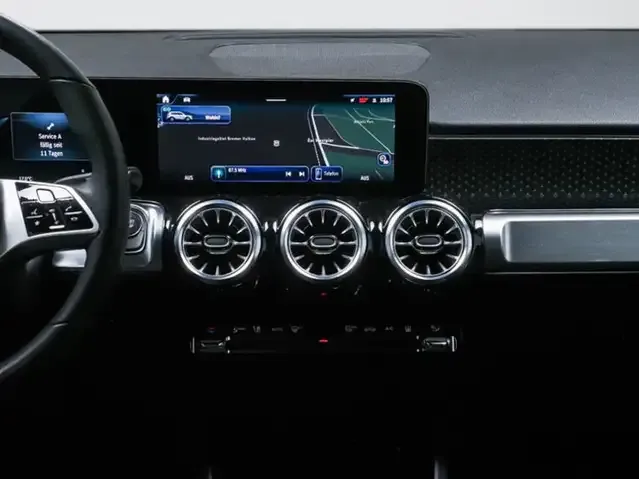 Mercedes-Benz EQB 300