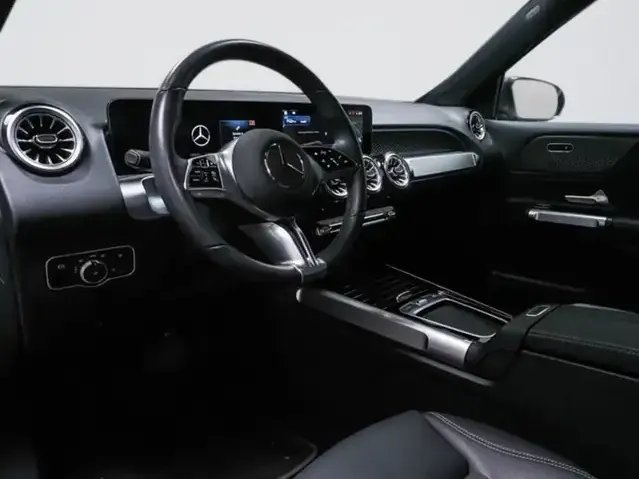 Mercedes-Benz EQB 300