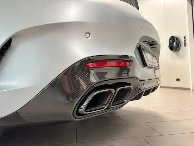 Mercedes-Benz SL 63 AMG