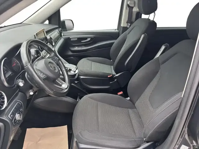 Mercedes-Benz V 250