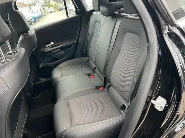 Mercedes-Benz GLA 180