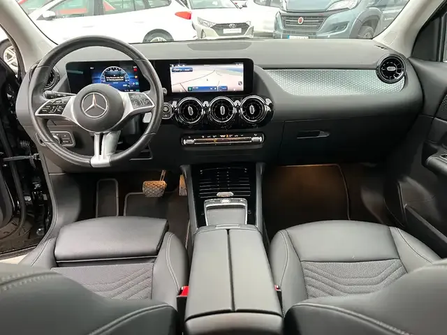 Mercedes-Benz GLA 180