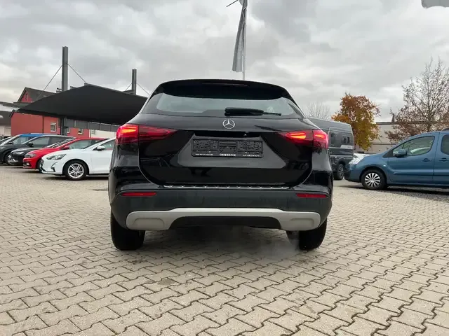 Mercedes-Benz GLA 180