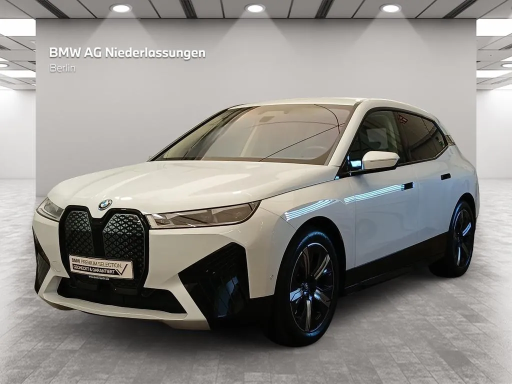 BMW iX