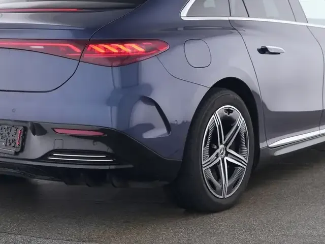 Mercedes-Benz EQE 300