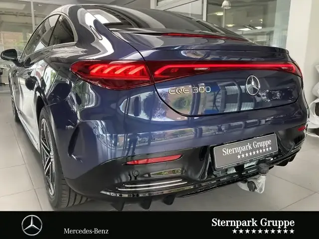Mercedes-Benz EQE 300