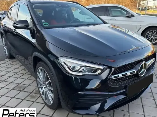 Mercedes-Benz GLA 200