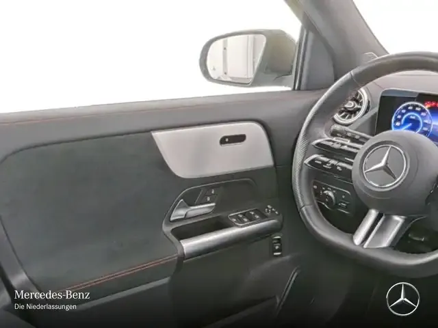 Mercedes-Benz EQA 300