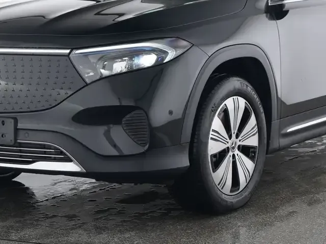 Mercedes-Benz EQB 300