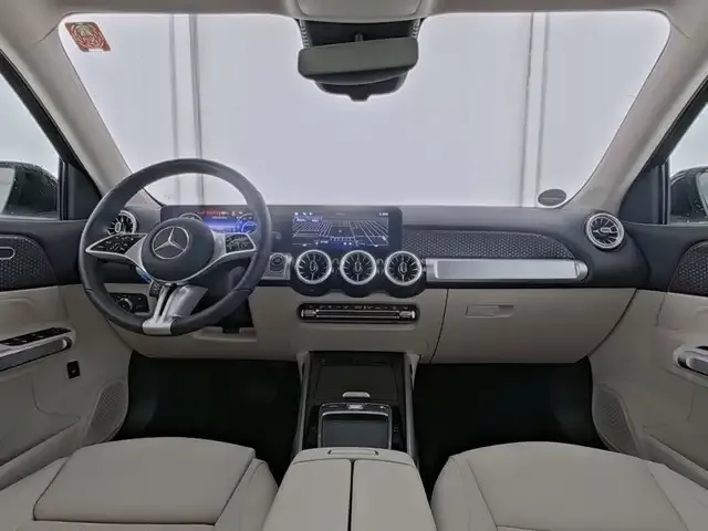 Mercedes-Benz EQB 300