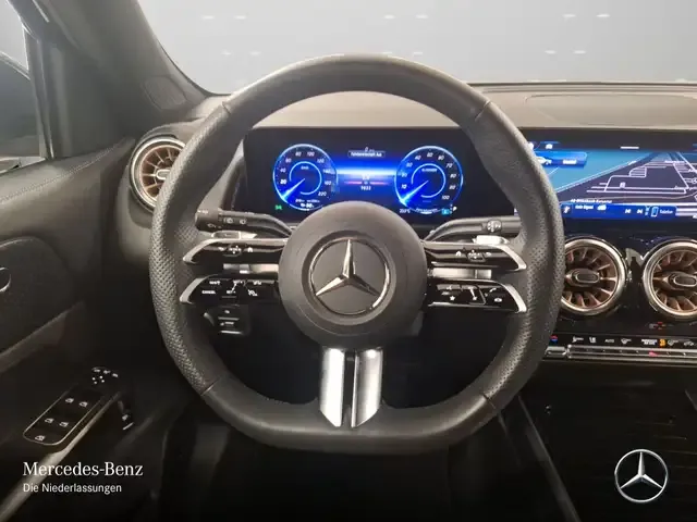 Mercedes-Benz EQB 300