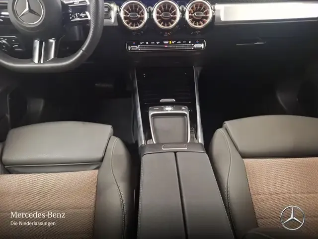 Mercedes-Benz EQB 300