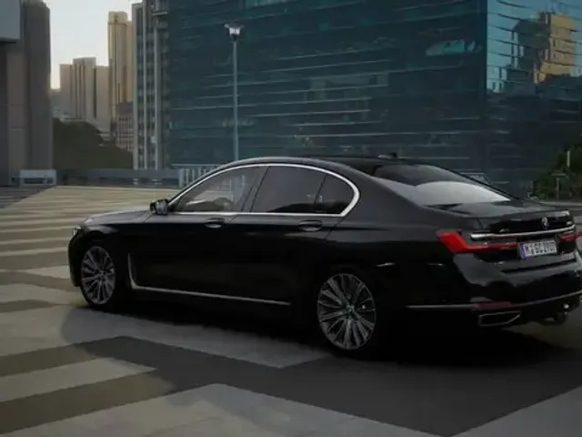 BMW 740