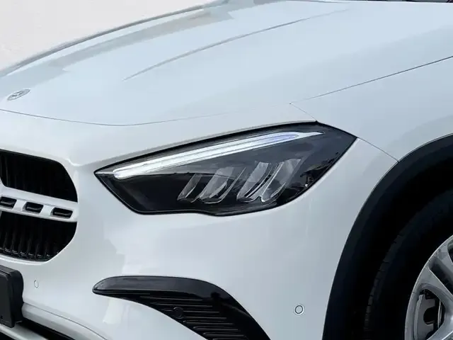 Mercedes-Benz GLA 220