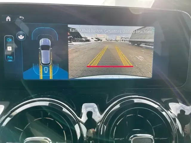 Mercedes-Benz GLA 220