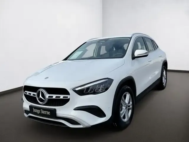 Mercedes-Benz GLA 220