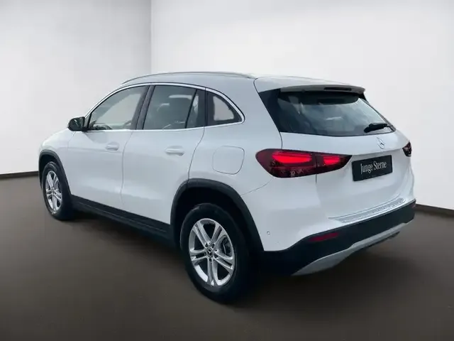 Mercedes-Benz GLA 220