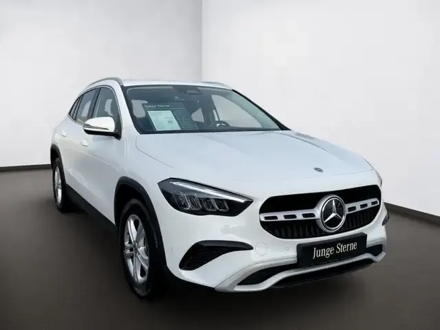 Mercedes-Benz GLA 220