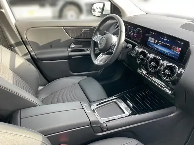 Mercedes-Benz GLA 220