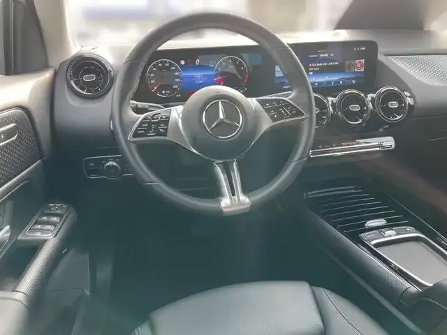 Mercedes-Benz GLA 220