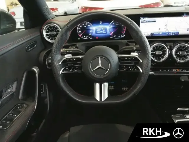 Mercedes-Benz CLA 180