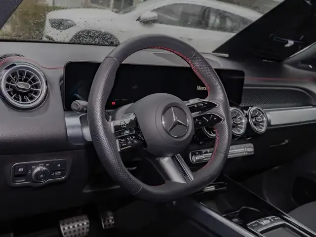 Mercedes-Benz EQB 250